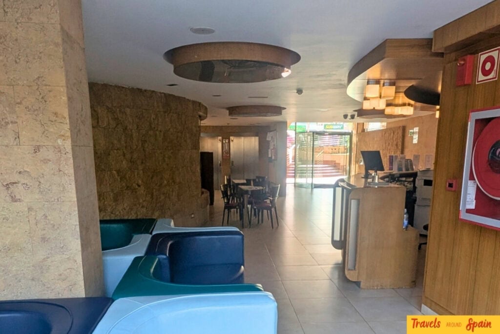 Hotel reception area in Gran Canaria with English-speaking staff for international guests
