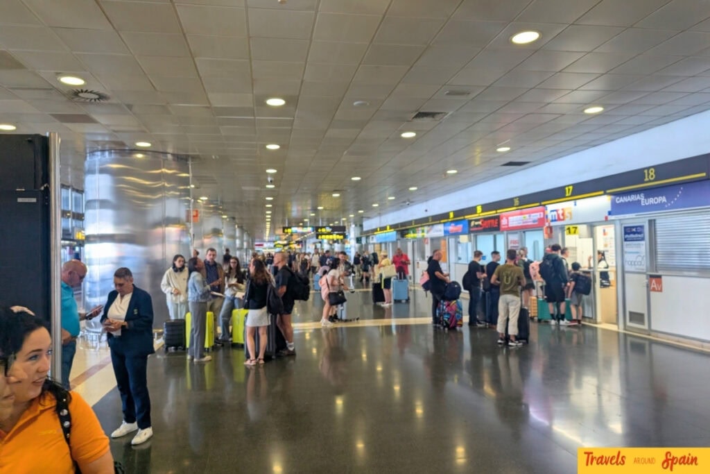 Las Palmas Airport Gran Canaria where currency exchange rates are expensive to avoid