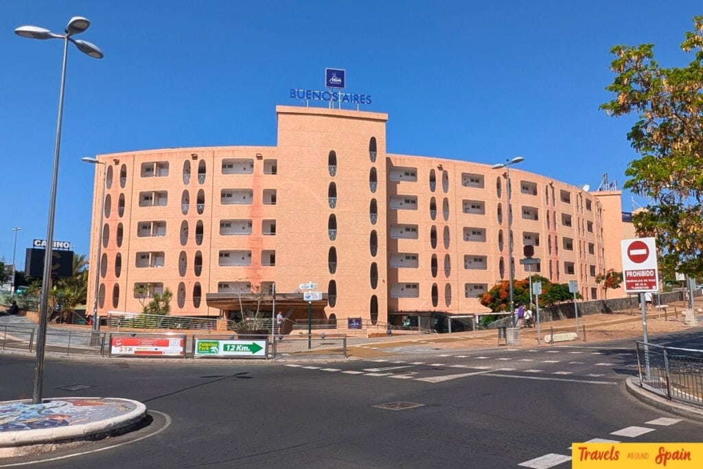 Exterior view of Mur Apartments Buenos Aires showing the modern apartment complex in Maspalomas