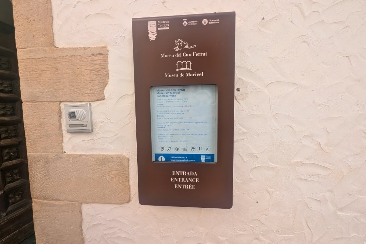 Entrance sign for Museu Cau Ferrat and Museu de Maricel in Sitges historic quarter