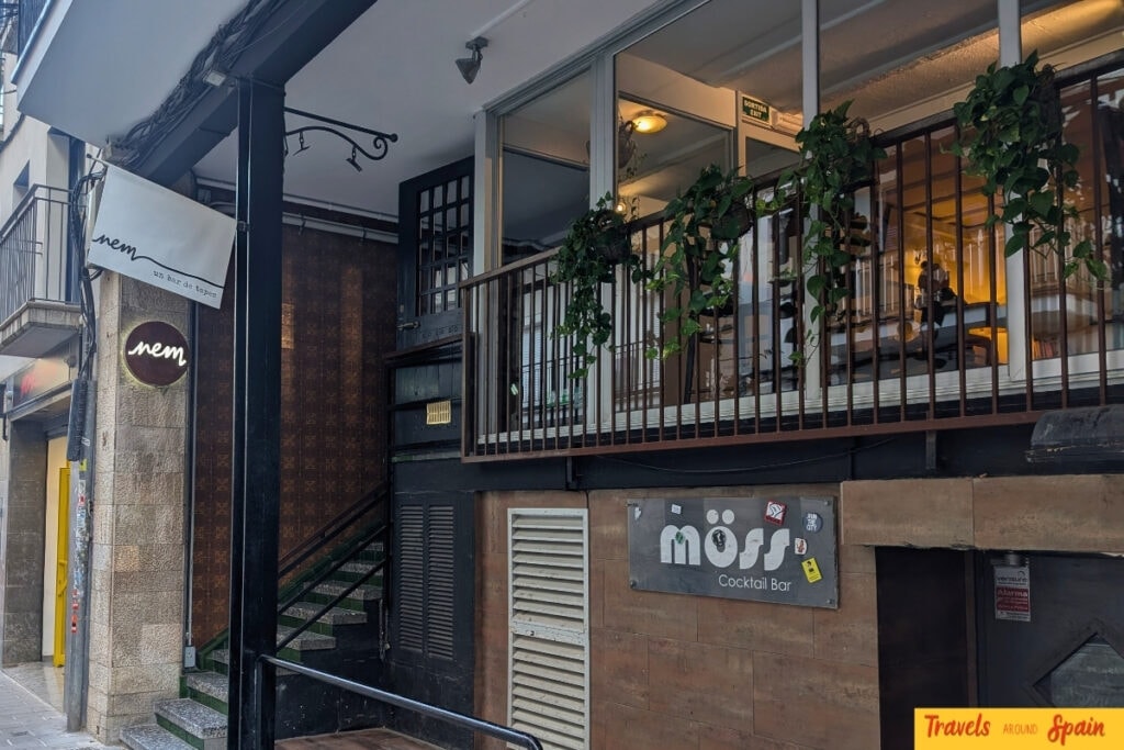 Exterior of Nem tapas restaurant in Sitges.