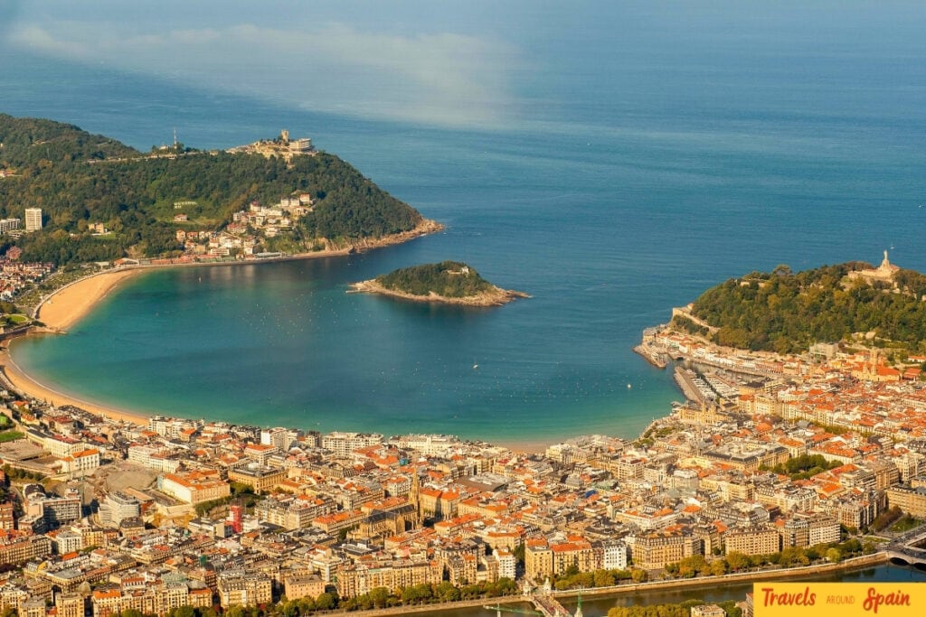 La Concha Beach in San Sebastián on a mild autumn day
