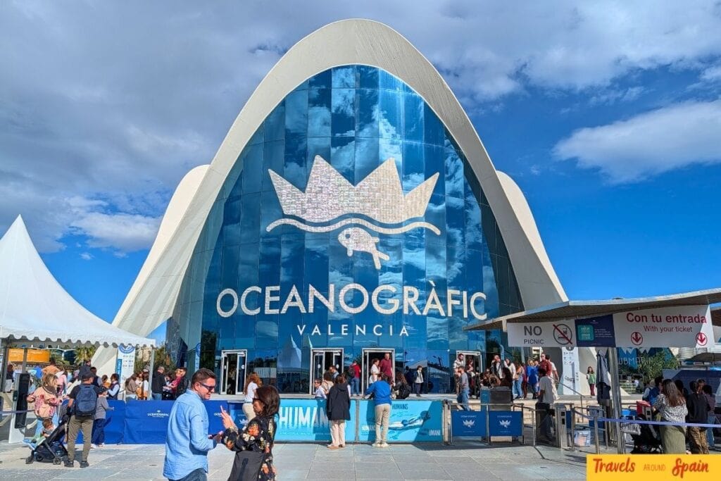 Entrance to L'Oceanogràfic aquarium in Valencia